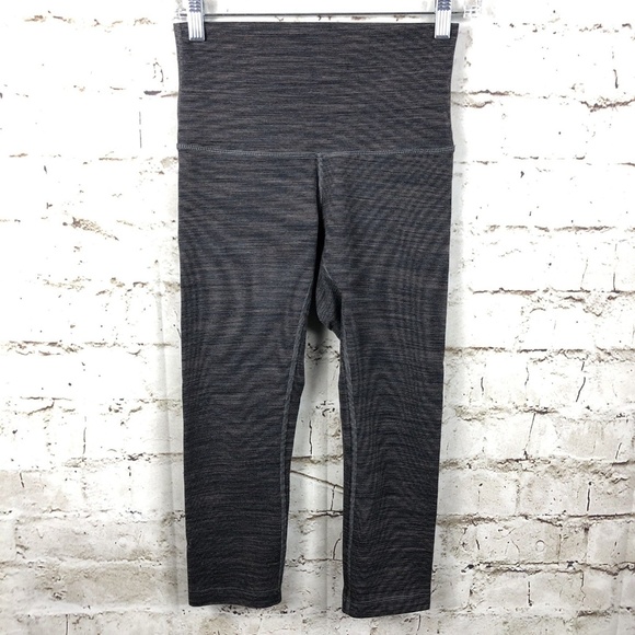 lululemon athletica Pants - Lululemon Wunder Under Crop (Hi-Rise) Size 6